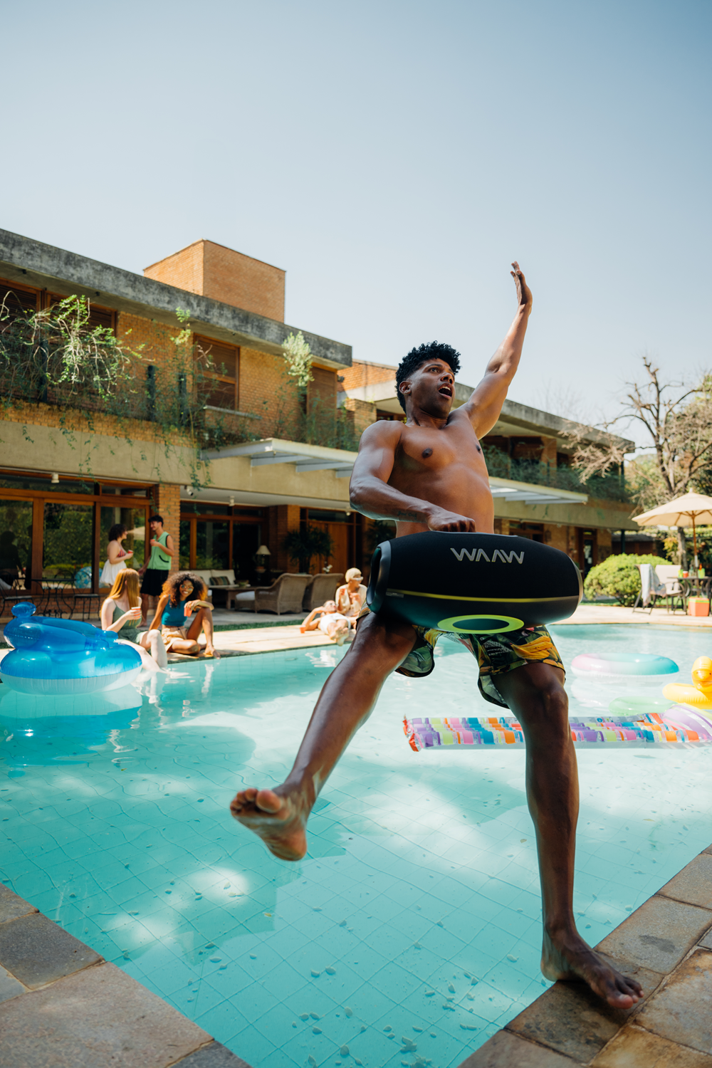 Caixa de Som Bluetooth Boombox WAAW Hyperboom 1000