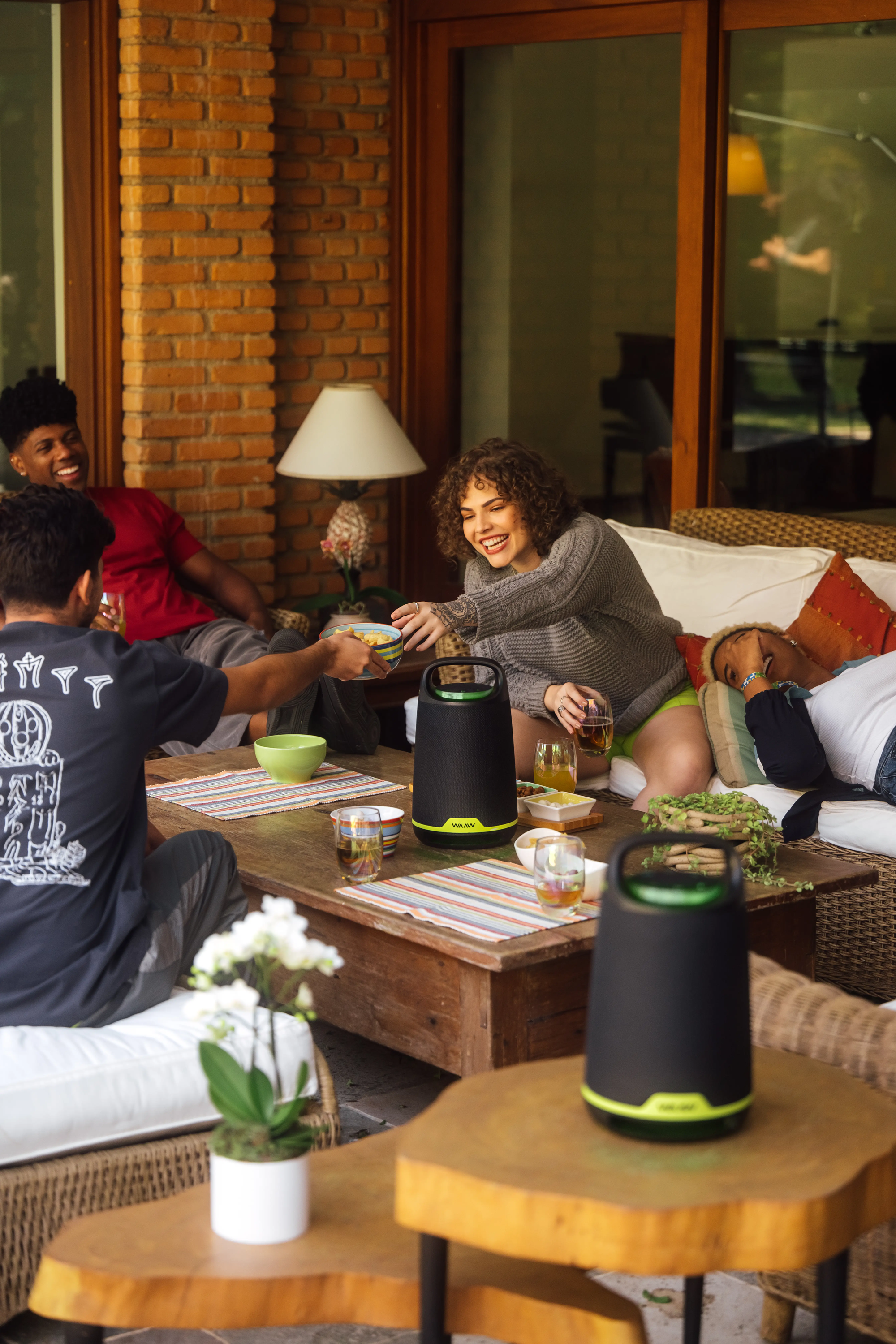 Caixa de Som Bluetooth Boombox WAAW Boom 200