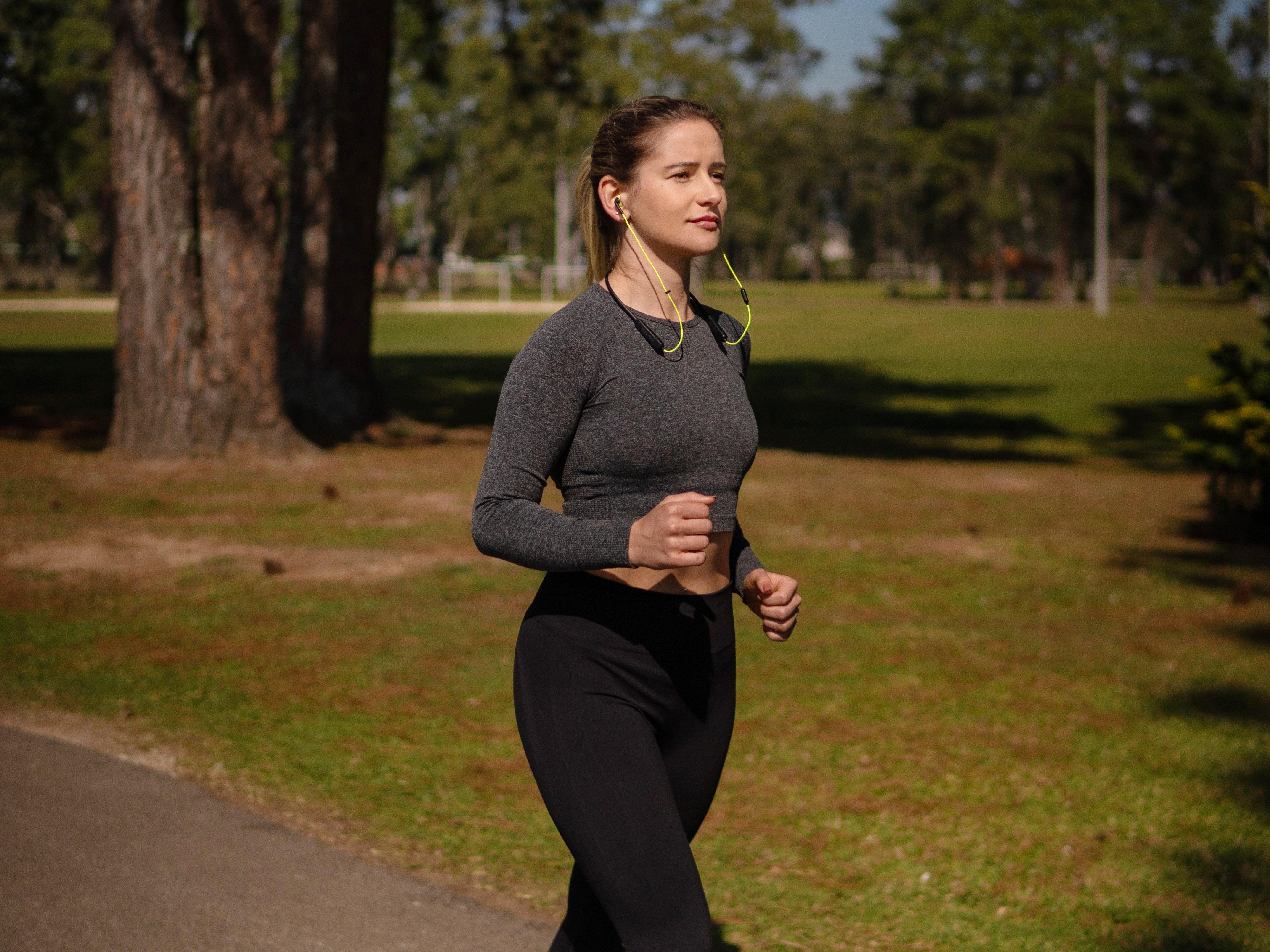 Fone de ouvido esportivo WAAW MOVE 100EBS - WAAW by Alok